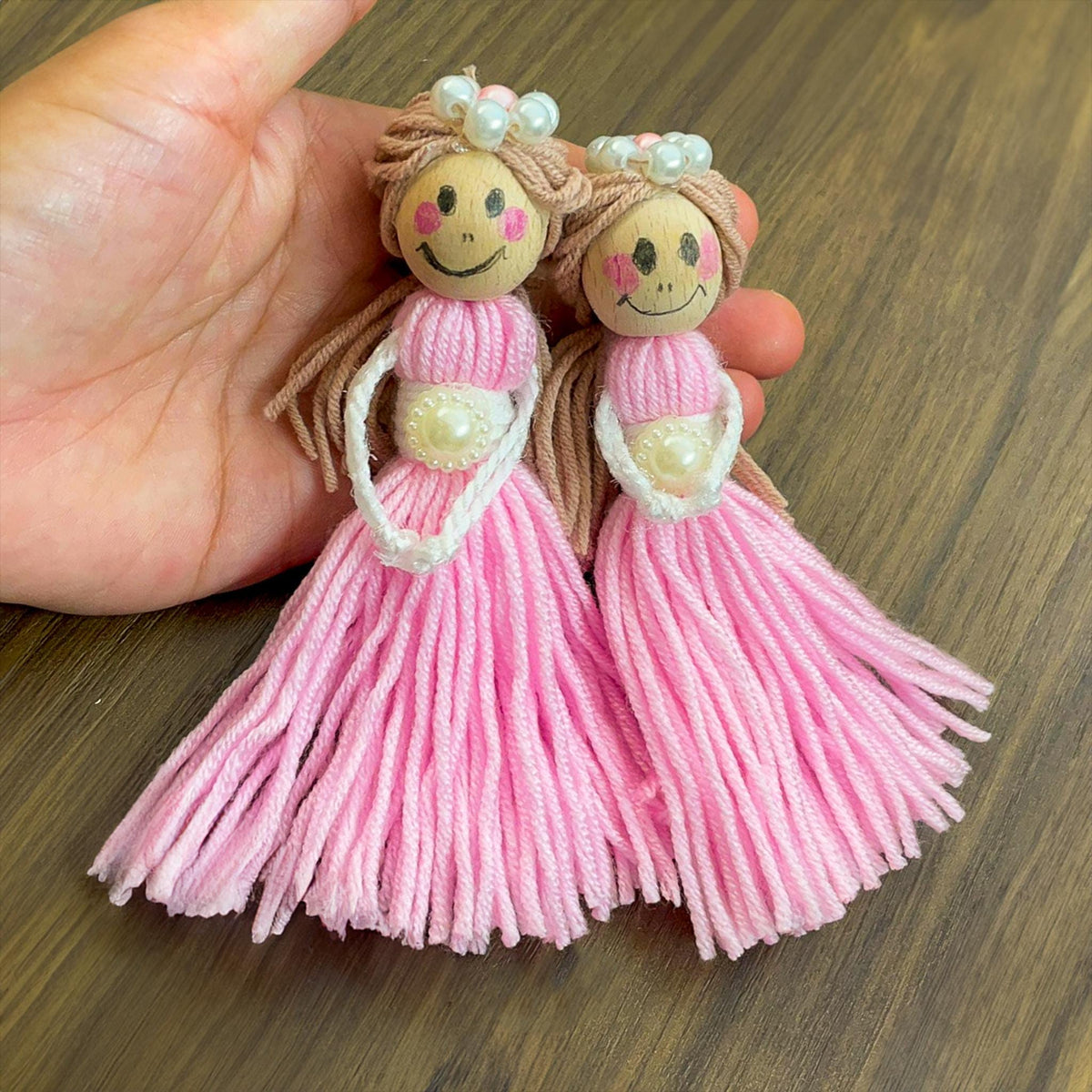 Easy Yarn Angel Pattern Tutorial - Friendly Easy Yarn Angel Pattern for Beautiful Handmade Holiday Decorations - Hand Trendy