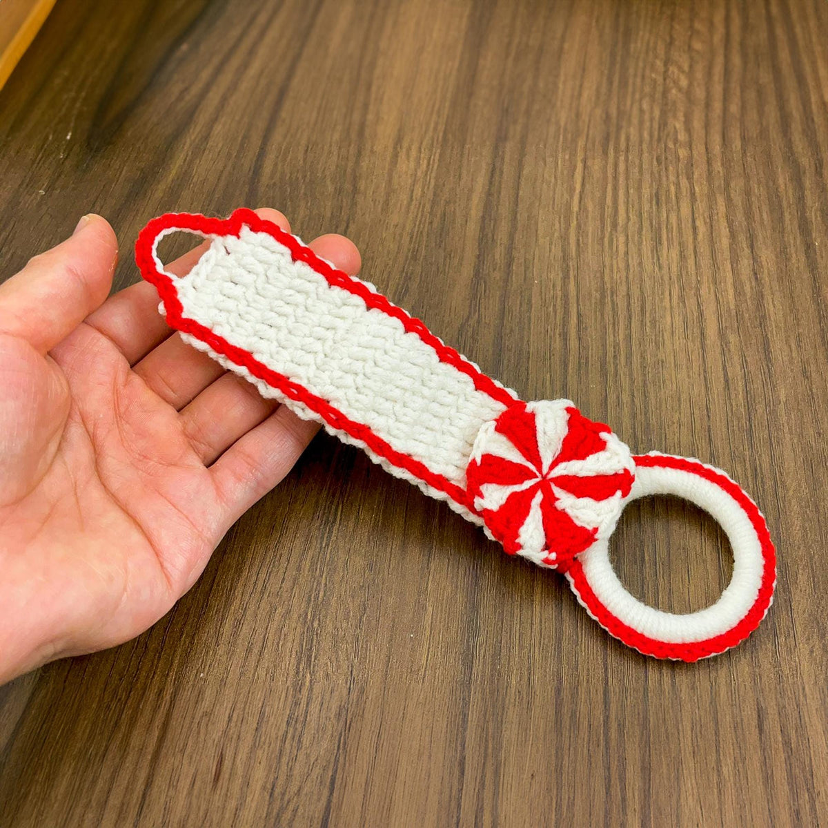 Crochet Candy Cane Towel Holder PDF Pattern - Festive Holiday Crochet Project for Beginners - Hand Trendy