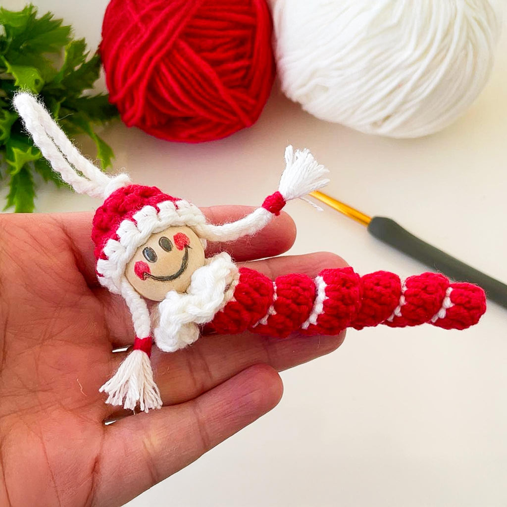 Crochet Santa Caterpillar Pattern - Festive DIY - Adorable Christmas DIY Ornament Gift for Beginners - Hand Trendy