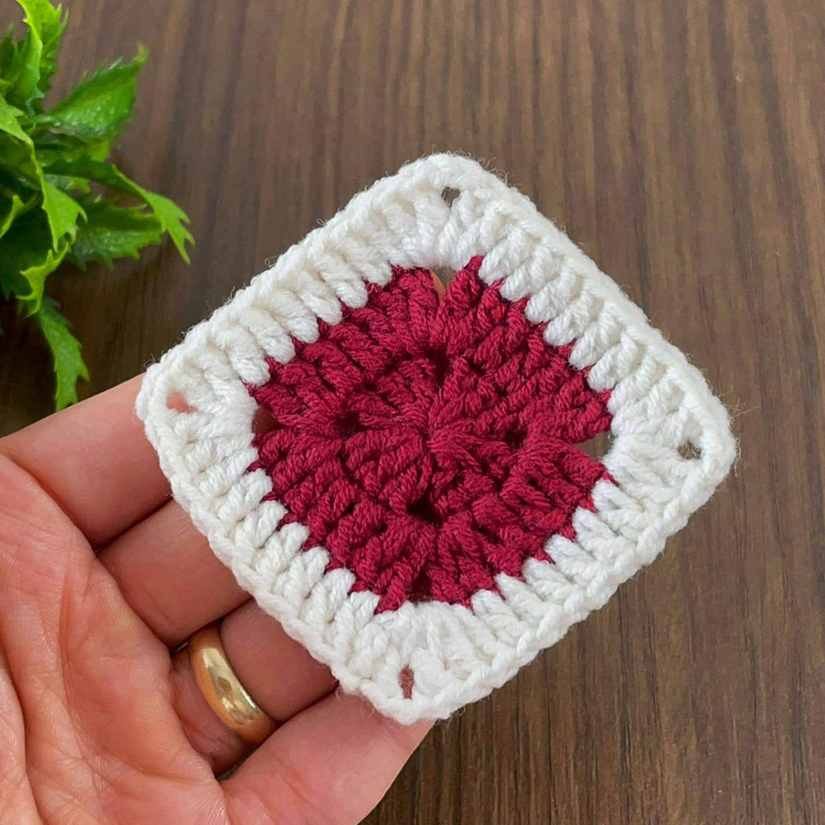 Granny Square Crochet Pattern PDF - DIY Home Decor - DIY Blanket - Hand Trendy