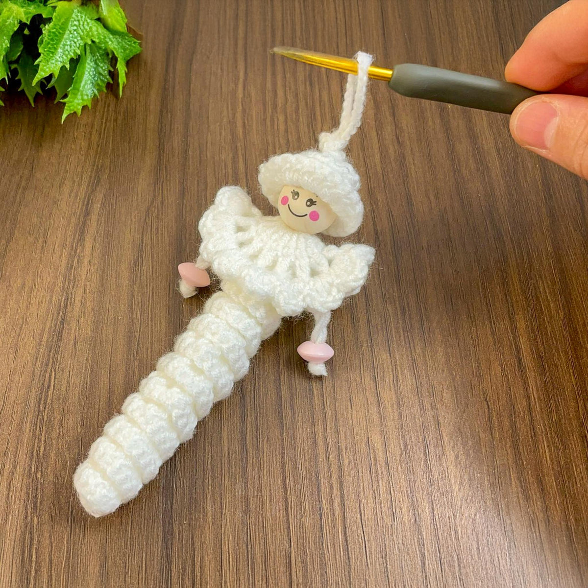 Crochet Caterpillar Angel Keychain Pattern - Handmade Keychain Gift - Hand Trendy