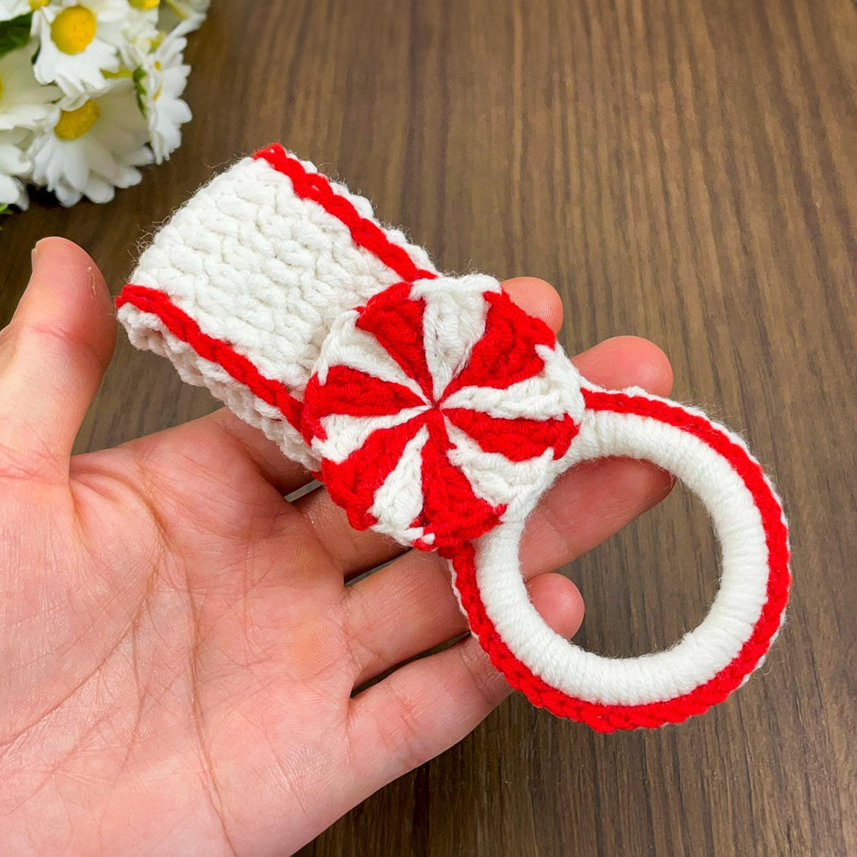 Crochet Candy Cane Towel Holder PDF Pattern - Festive Holiday Crochet Project for Beginners - Hand Trendy