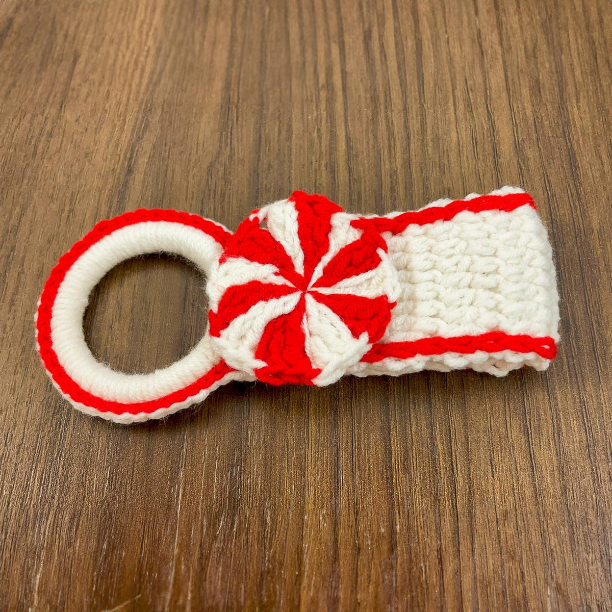 Crochet Candy Cane Towel Holder PDF Pattern - Festive Holiday Crochet Project for Beginners - Hand Trendy