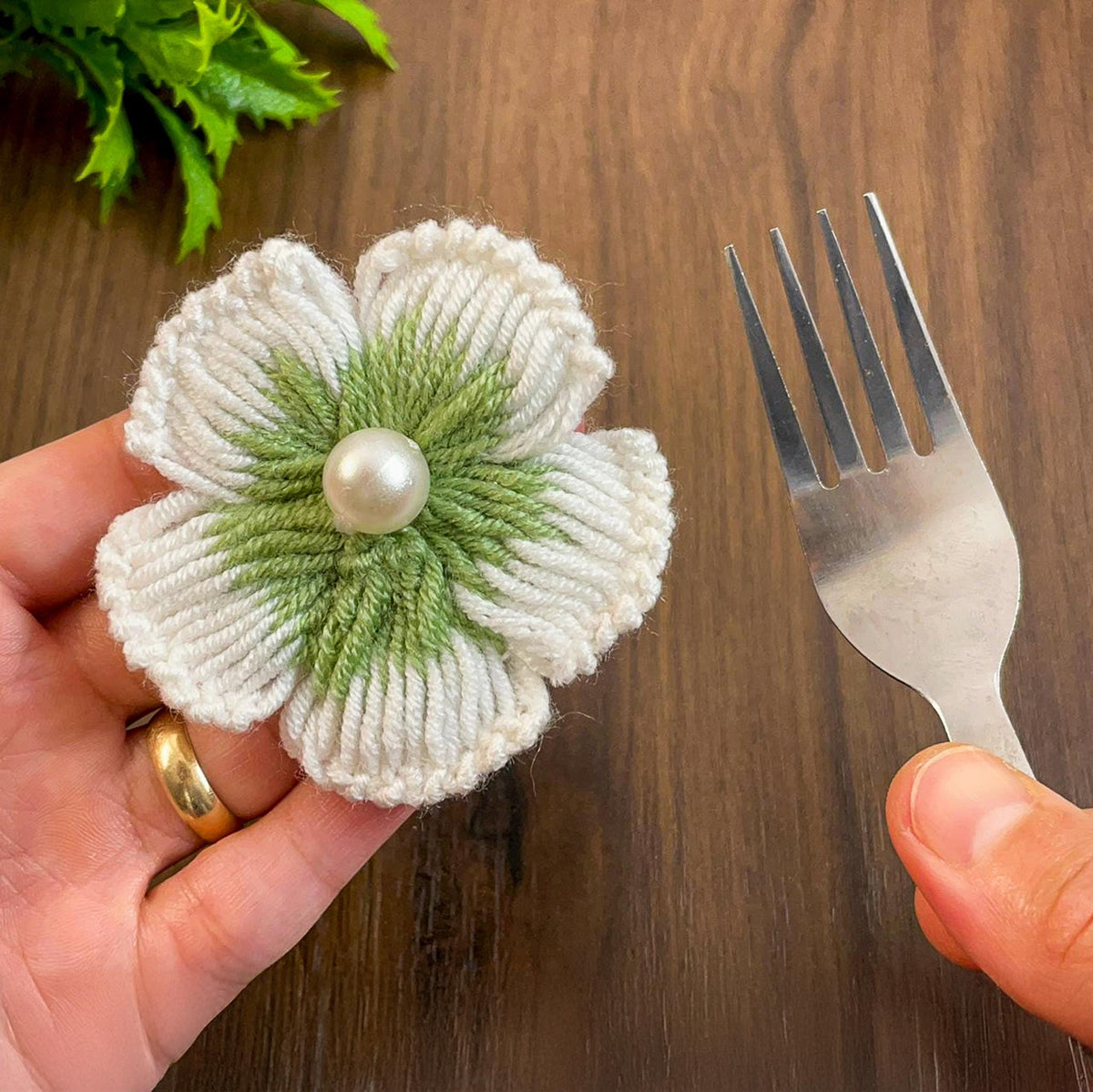 Elegant 3D Crochet Flower Pattern PDF - DIY Crochet Brooch Tutorial - Hand Trendy