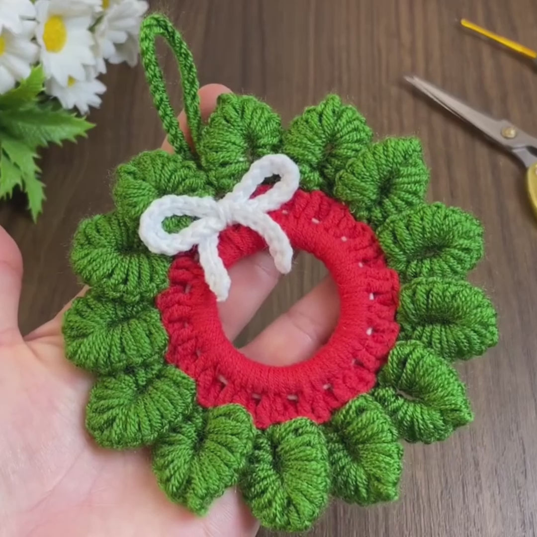 Holiday Crochet Wreath Pattern PDF, DIY Red Green Xmas Decoration Guide