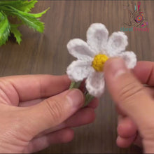 Crochet Daisy Hair Clip PDF Pattern for Handmade Flower Hair Accessory Design