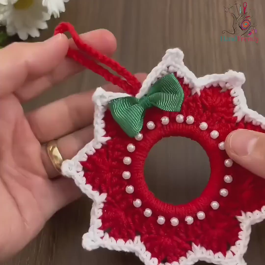 Christmas Crochet Wreath Ornament PDF Pattern – Easy DIY Holiday Decoration, Red & White Crochet Wreath with Pearls and Bow