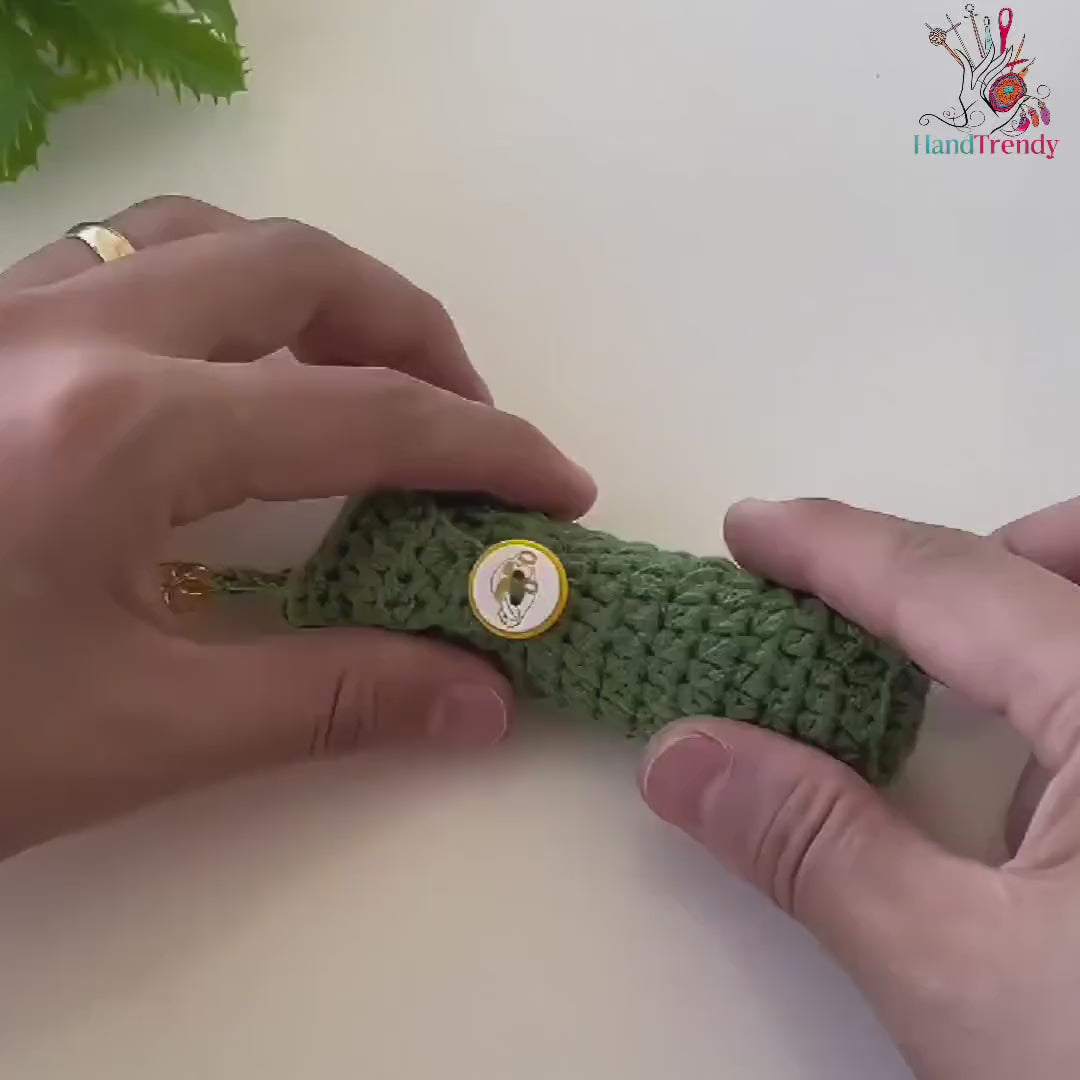 Lip Balm Holder DIY, Crochet Lipstick Case for Makeup Lovers, Stylish Crochet Makeup Keychain Case, Friendly Pattern for Handmade Gifts