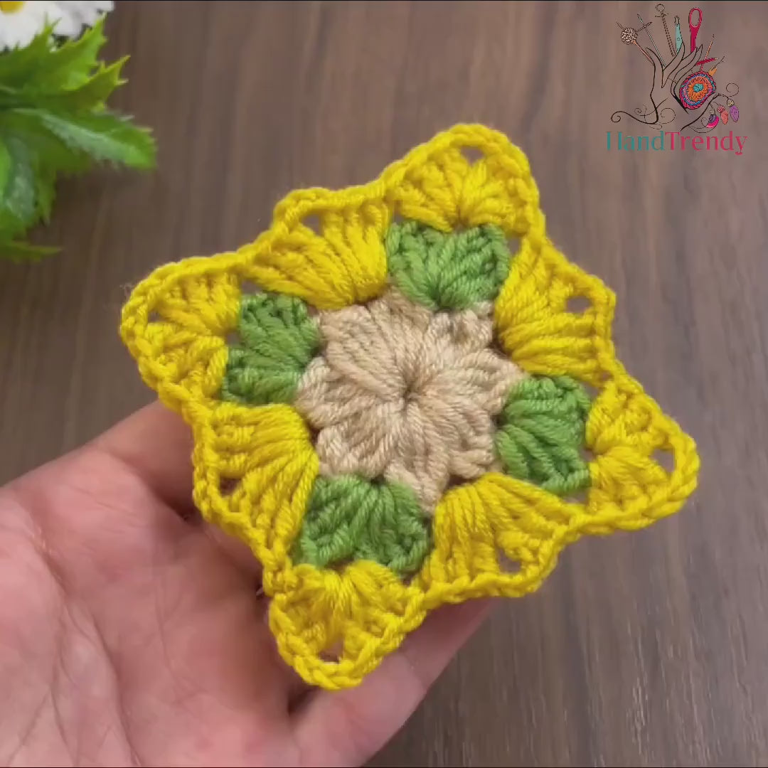 Small Crochet Square Pattern - Beautiful and Easy Granny Squares for Cozy Blankets and Cardigans - Ideal Present for Beginners