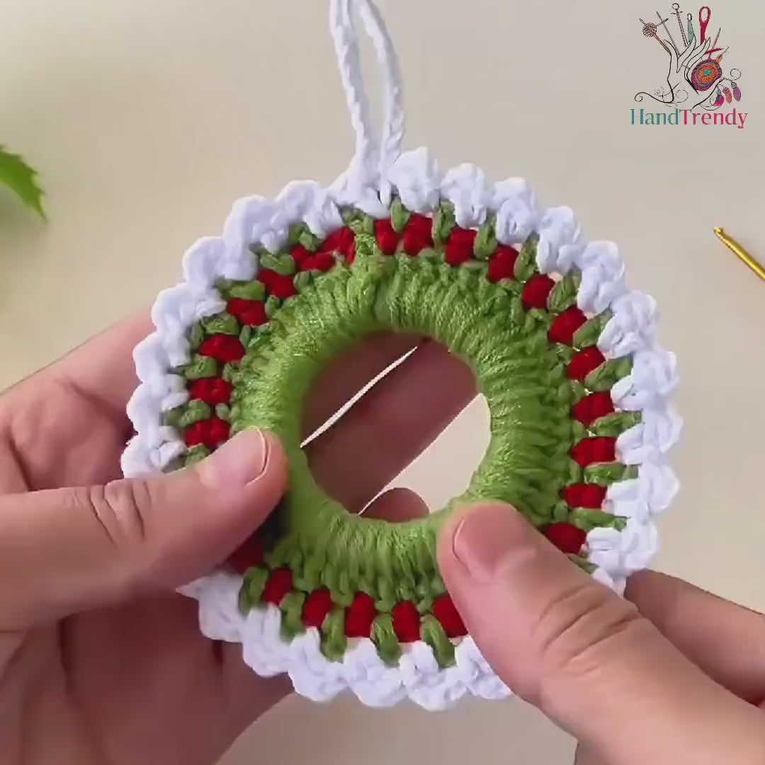 Unique Christmas Wreath Crochet Pattern, Easy Holiday Ornament PDF Tutorial, Beginner-Friendly Festive Decor, Instant Download